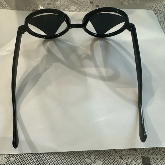 THE WELL Round Black Sunglasses “See No Evil” - Picture 4 of 6